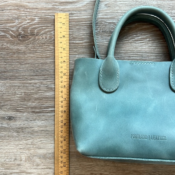 Portland Leather Crossbody Tote + Matching card holder - Picture 11 of 14